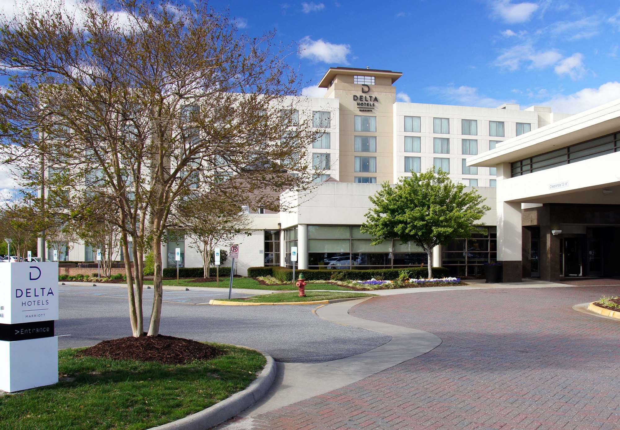 Delta Hotels By Marriott Chesapeake Norfolk Exterior photo