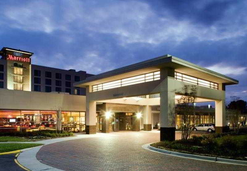 Delta Hotels By Marriott Chesapeake Norfolk Exterior photo