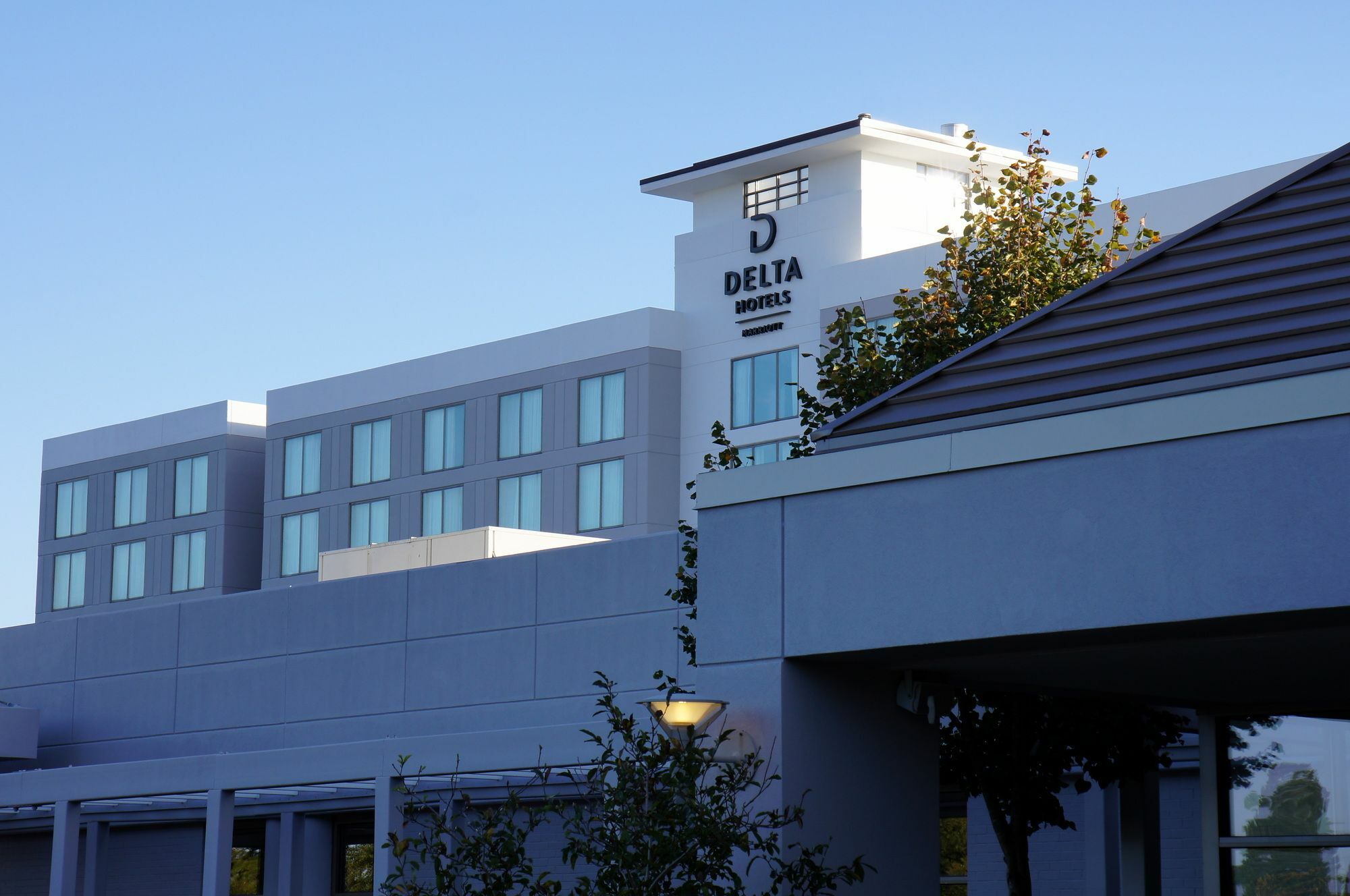 Delta Hotels By Marriott Chesapeake Norfolk Exterior photo